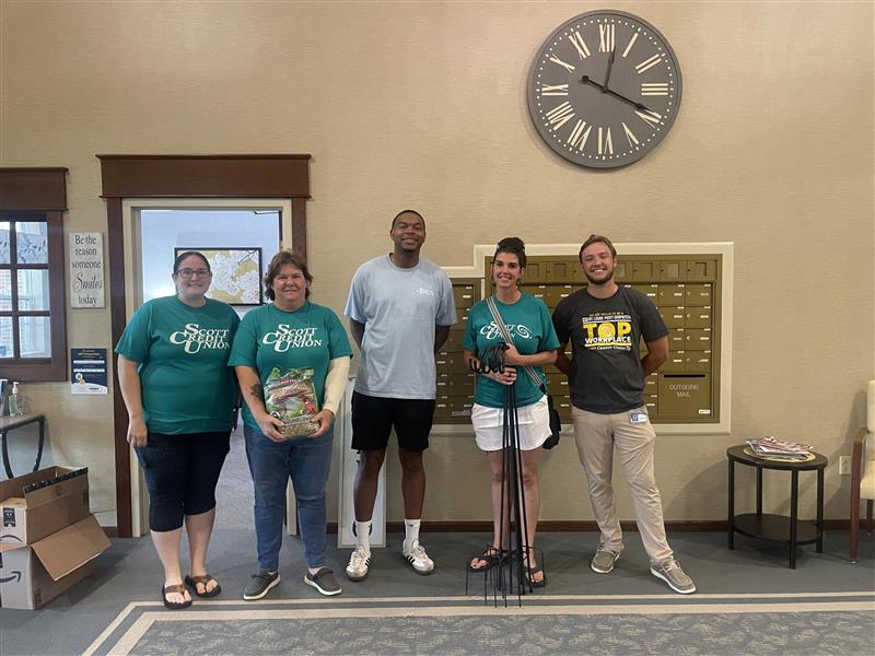 2 Breese and Trenton Bird Feeders 25 2 Breese and Trenton Bird Feeders 25